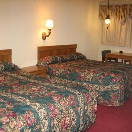 Mountain Trail Inn Logan Room photo
