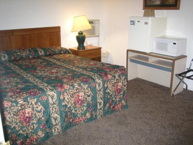 Mountain Trail Inn Logan Room photo